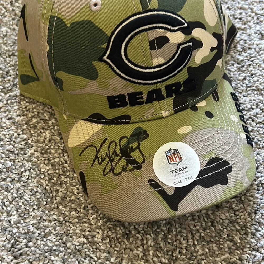 New Chicago Bears NFL hat with Kyle Long authentic signature and number on it - Picture 2 of 5